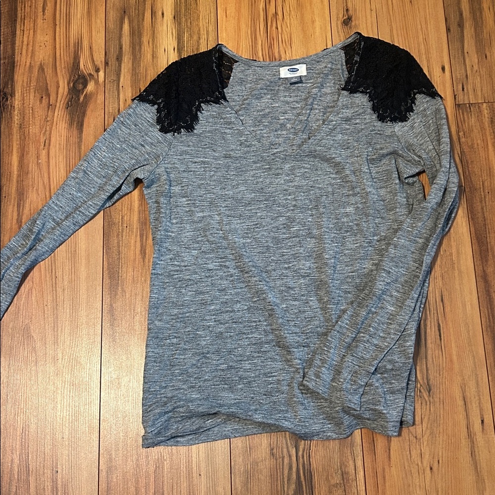 Old Navy Gray Top with Black Lace Accents